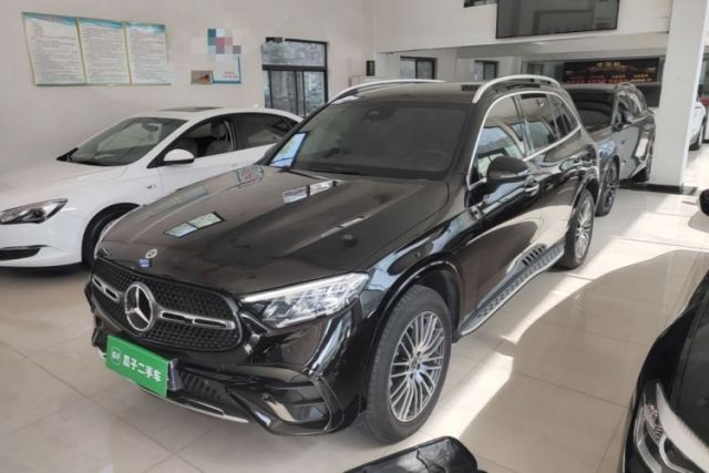 Ojetý Mercedes-Benz GLC 2023 GLC 300 L 4MATIC Dynamic Edition 5-seater
