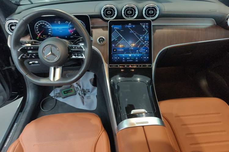 Used Mercedes-Benz GLC 2023 GLC 300 L 4MATIC Dynamic 7-Seater Audio And AC Panel