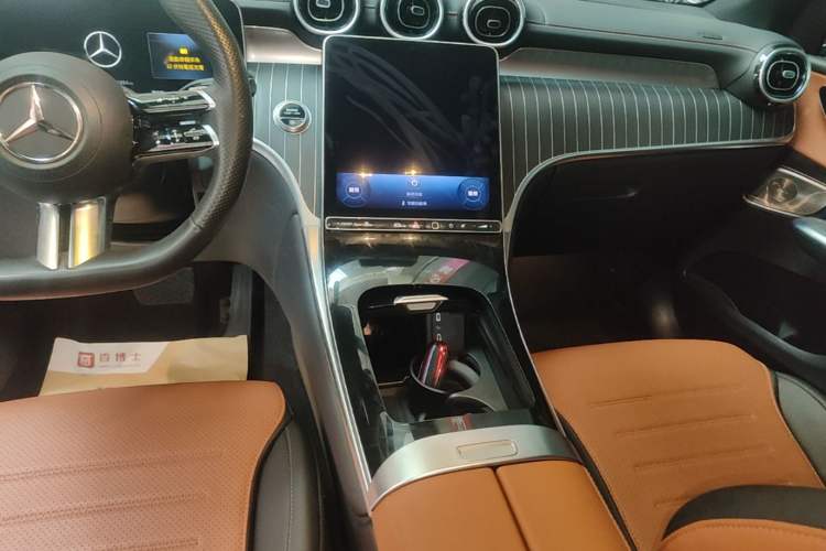 Used Mercedes-Benz GLC 2023 GLC 300 L 4MATIC Dynamic Edition 5-seater Audio And AC Panel