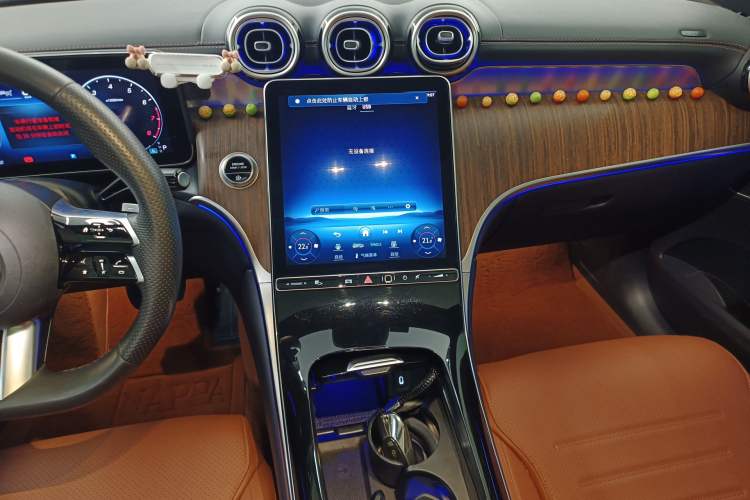 Used Mercedes-Benz GLC 2023 Refreshed GLC 300 L 4MATIC Dynamic Edition 5 Seats Audio And AC Panel