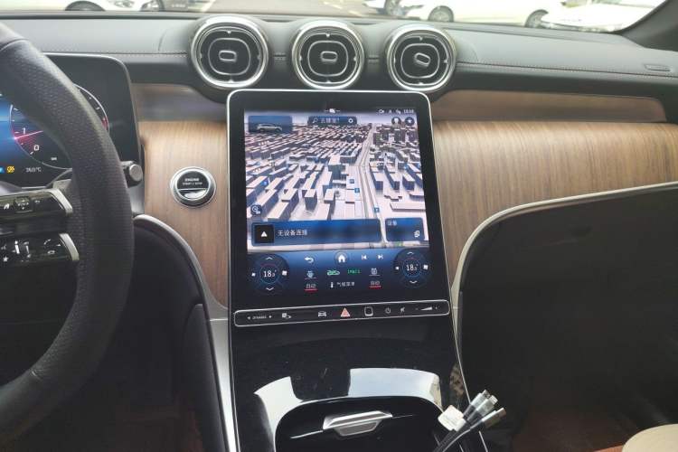 Used Mercedes-Benz GLC 2023 GLC 300 L 4MATIC Dynamic 7-Seater Audio And AC Panel