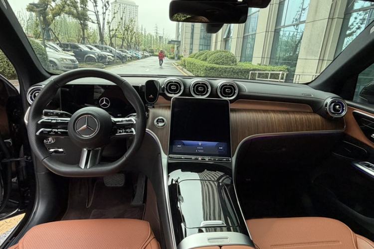 Used Mercedes-Benz GLC 2023 GLC 300 L 4MATIC Dynamic Edition 5-seater Audio And AC Panel