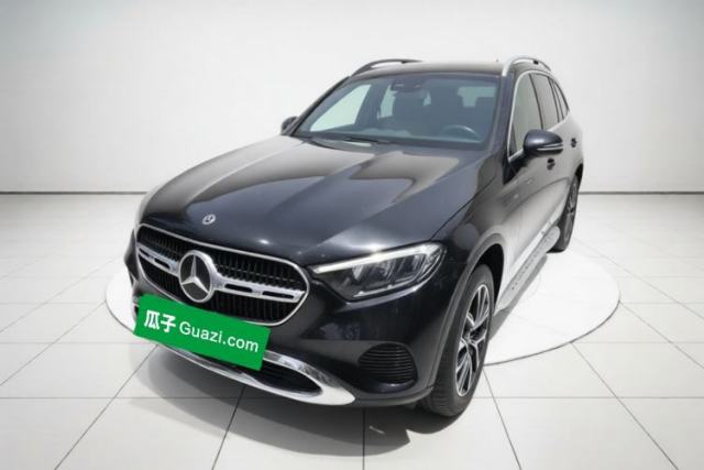 Ojetý Mercedes-Benz GLC 2023 GLC 260 L 4MATIC Dynamic Edition 7-seater