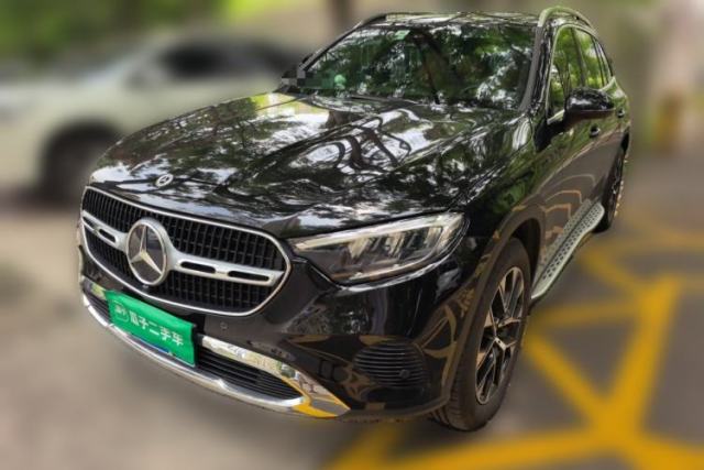 Ojetý Mercedes-Benz GLC 2023 GLC 260 L 4MATIC Dynamic Edition 7-seater