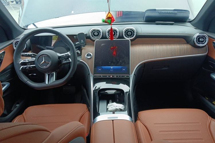 Used Mercedes-Benz GLC 2023 GLC 300 L 4MATIC Dynamic Edition 5-seater Center Console