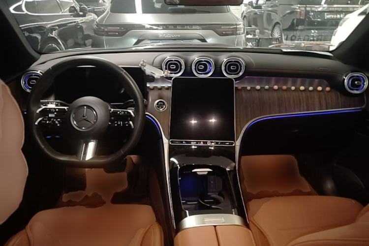Used Mercedes-Benz GLC 2023 Refreshed GLC 300 L 4MATIC Dynamic Edition 5 Seats Center Console