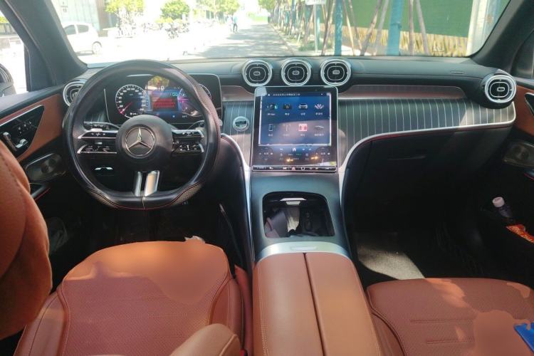 Used Mercedes-Benz GLC 2023 GLC 300 L 4MATIC Dynamic Edition 5-seater Center Console