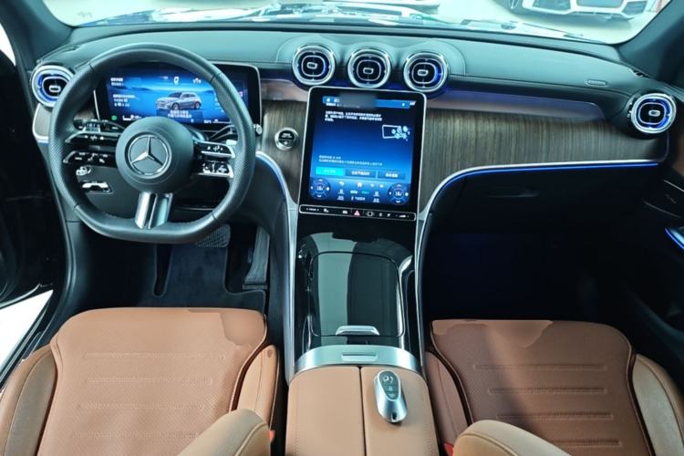Used Mercedes-Benz GLC 2023 Refreshed GLC 300 L 4MATIC Dynamic Version 7-Seater Center Console
