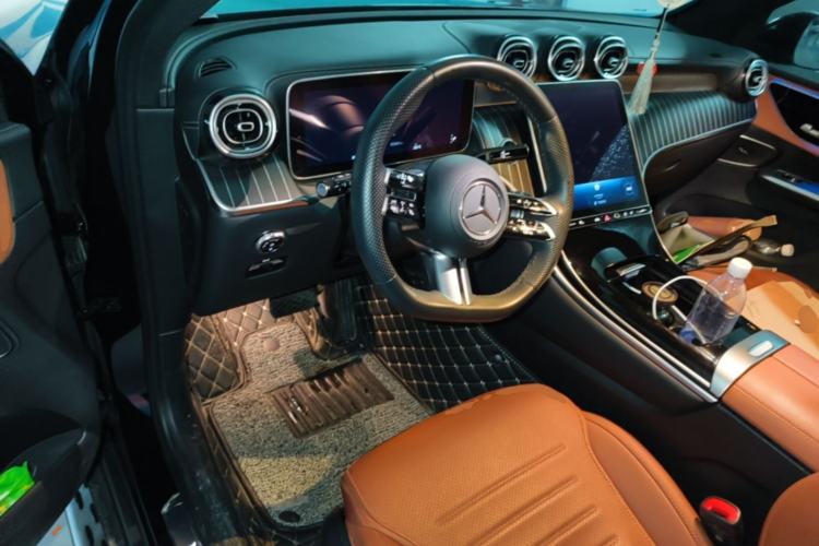 Used Mercedes-Benz GLC 2023 Refreshed GLC 300 L 4MATIC Dynamic Edition 5 Seats Center Console