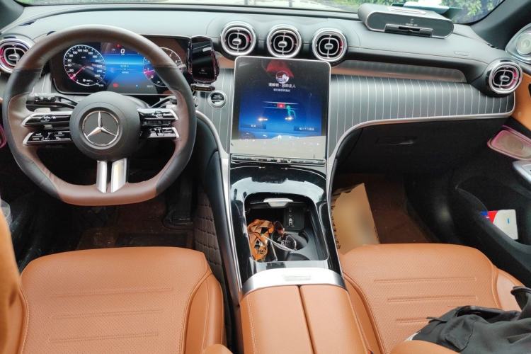 Used Mercedes-Benz GLC 2023 GLC 300 L 4MATIC Dynamic Edition 5-seater Center Console