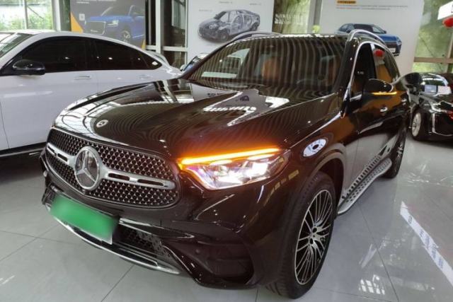 Ojetý Mercedes-Benz GLC 2023 Refreshed GLC 300 L 4MATIC Luxury Version 7 Seats
