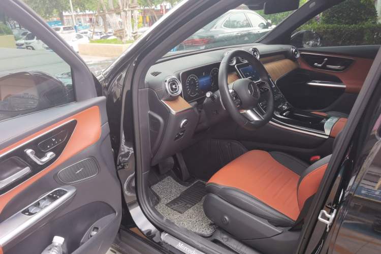 Used Mercedes-Benz GLC 2023 GLC 300 L 4MATIC Dynamic 7-Seater Driver Seat