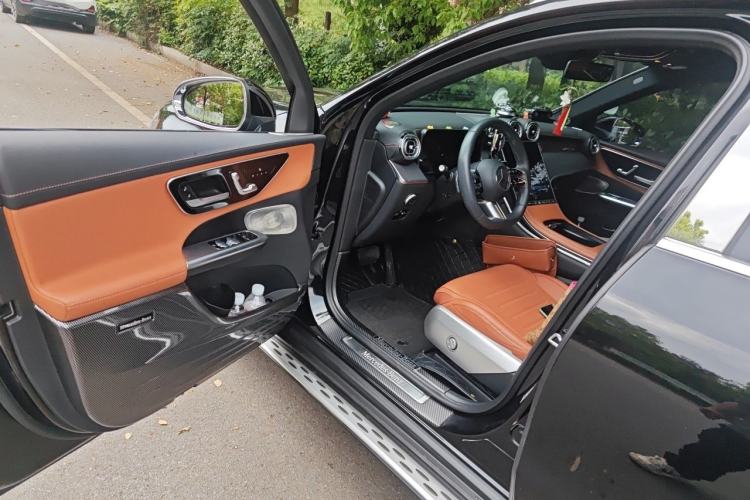 Used Mercedes-Benz GLC 2023 GLC 260 L 4MATIC Luxury 7-Seater Driver Seat