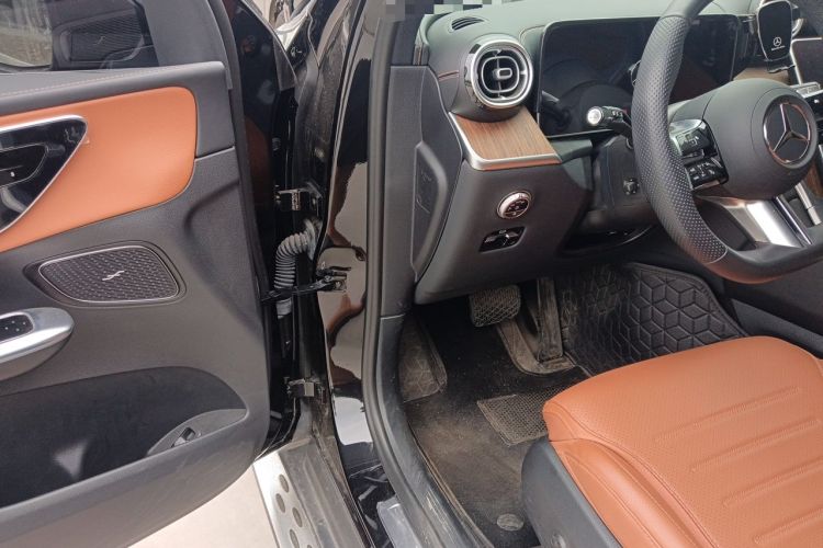 Used Mercedes-Benz GLC 2023 GLC 300 L 4MATIC Dynamic Edition 5-seater Driver Seat