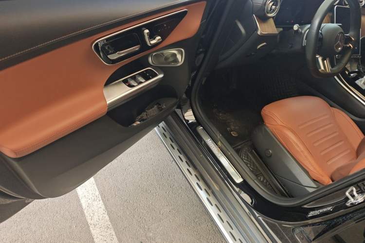 Used Mercedes-Benz GLC 2023 GLC 300 L 4MATIC Dynamic Edition 5-seater Driver Seat