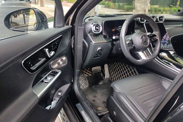 Used Mercedes-Benz GLC 2023 Facelifted GLC 300 L 4MATIC Luxury Version 5 Seats Driver Seat