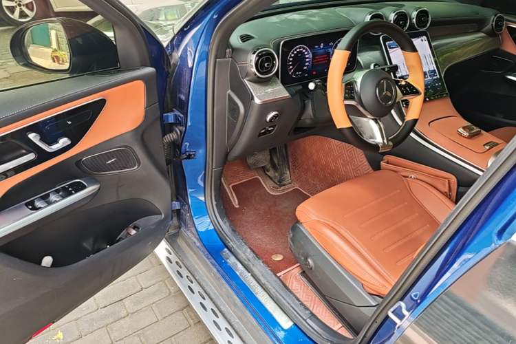 Used Mercedes-Benz GLC 2023 GLC 260 L 4MATIC Dynamic Edition 7-seater Driver Seat