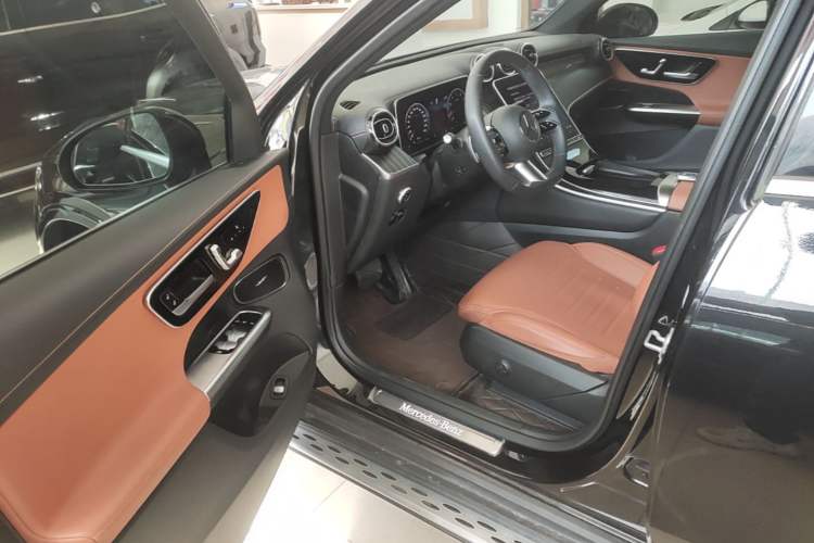 Used Mercedes-Benz GLC 2023 GLC 300 L 4MATIC Dynamic Edition 5-seater Driver Seat