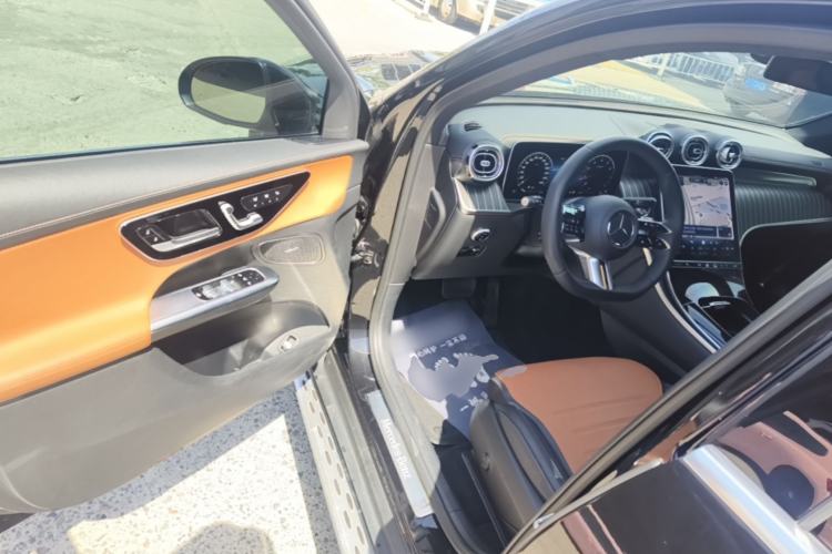 Used Mercedes-Benz GLC 2023 Refreshed GLC 300 L 4MATIC Dynamic Version 7-Seater Driver Seat
