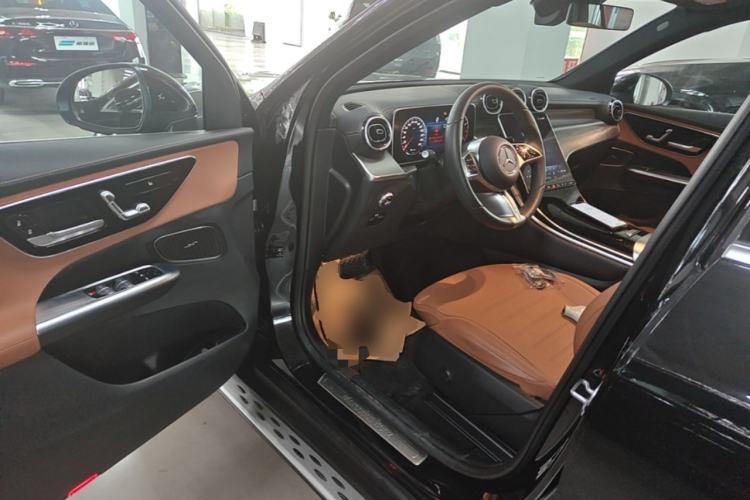Used Mercedes-Benz GLC 2023 Facelift GLC 260 L 4MATIC Dynamic Version 5 Seats Driver Seat