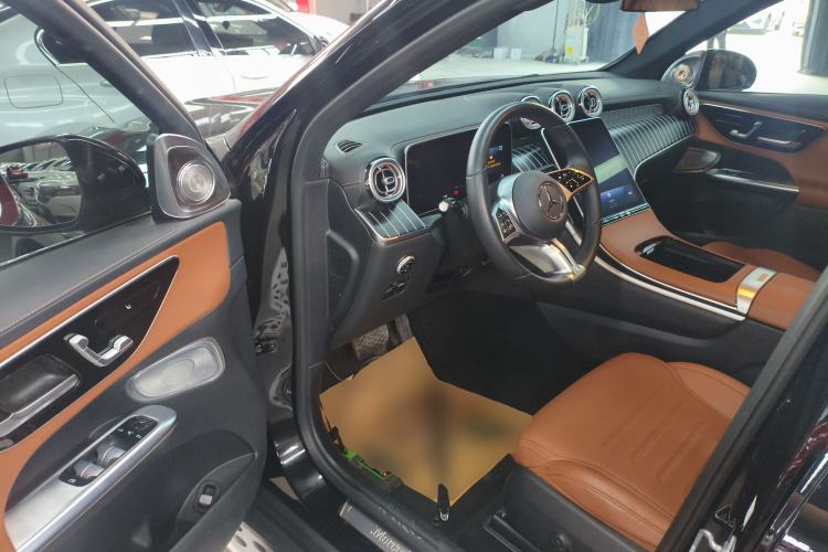 Used Mercedes-Benz GLC 2023 GLC 260 L 4MATIC Dynamic Edition 5-seater Driver Seat