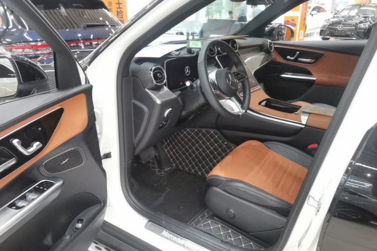 Used Mercedes-Benz GLC 2023 GLC 260 L 4MATIC Dynamic Edition 5-seater Driver Seat