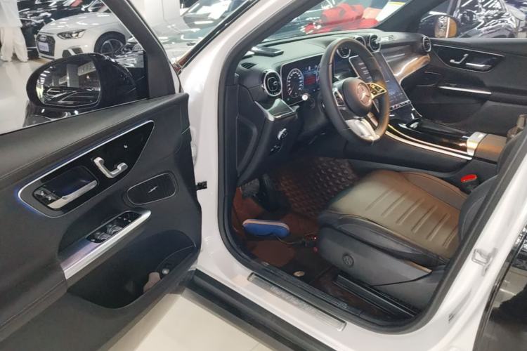 Used Mercedes-Benz GLC 2023 GLC 260 L 4MATIC Dynamic Edition 5-seater Driver Seat