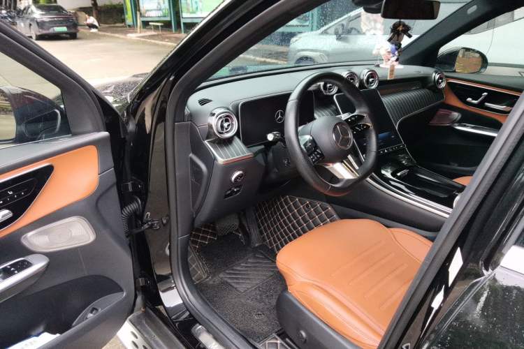 Used Mercedes-Benz GLC 2023 GLC 300 L 4MATIC Dynamic Edition 5-seater Driver Seat