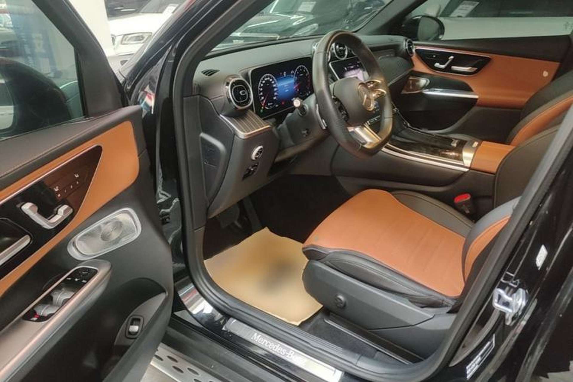 Used Mercedes-Benz GLC 2023 GLC 300 L 4MATIC Dynamic Edition 5-seater Driver Seat