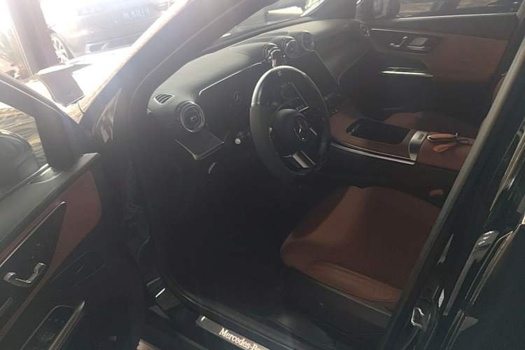 Used Mercedes-Benz GLC 2023 GLC 260 L 4MATIC Luxury 7-Seater Driver Seat