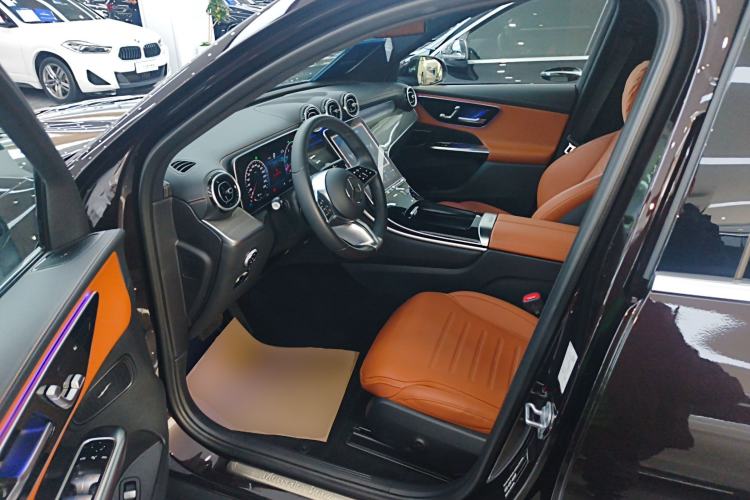 Used Mercedes-Benz GLC 2023 GLC 260 L 4MATIC Dynamic Edition 5-seater Driver Seat