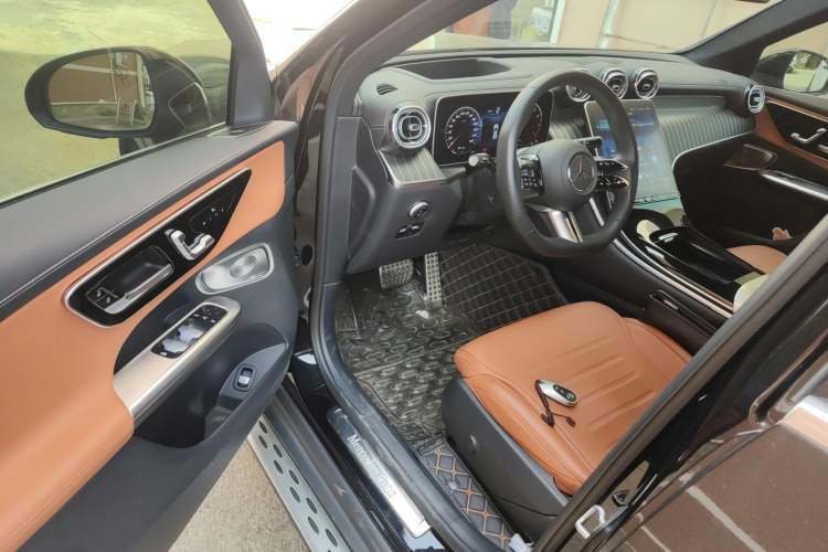 Used Mercedes-Benz GLC 2023 GLC 300 L 4MATIC Luxury 7-Seater Driver Seat
