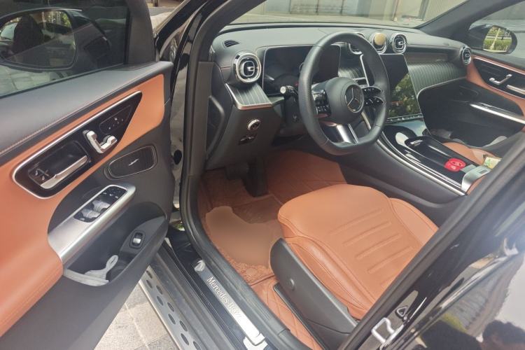 Used Mercedes-Benz GLC 2023 Refreshed GLC 300 L 4MATIC Dynamic Edition 5 Seats Driver Seat
