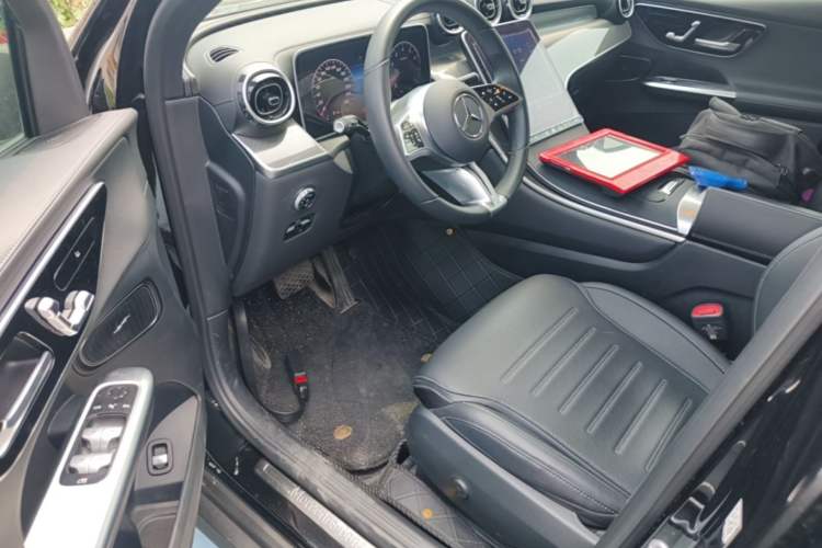 Used Mercedes-Benz GLC 2023 Facelift GLC 260 L 4MATIC Dynamic Version 5 Seats Driver Seat