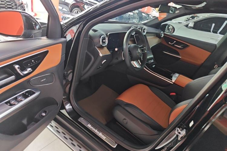 Used Mercedes-Benz GLC 2023 GLC 300 L 4MATIC Dynamic 7-Seater Driver Seat