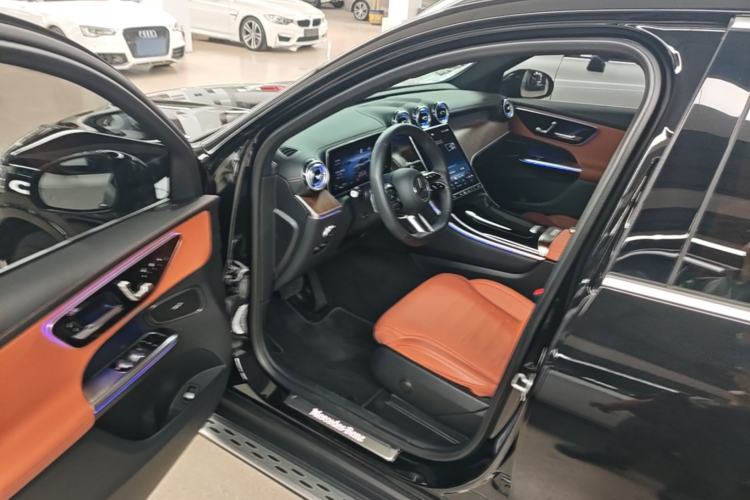 Used Mercedes-Benz GLC 2023 Refreshed GLC 300 L 4MATIC Dynamic Version 7-Seater Driver Seat