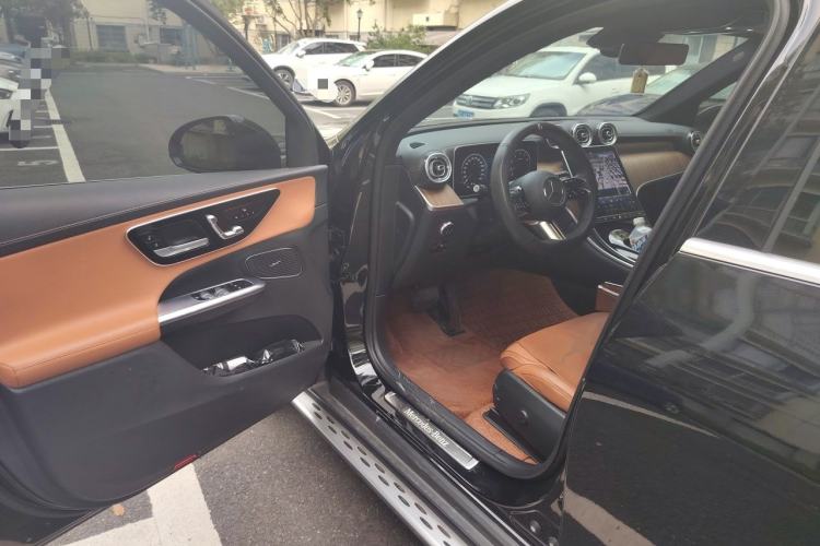 Used Mercedes-Benz GLC 2023 GLC 300 L 4MATIC Dynamic 7-Seater Driver Seat