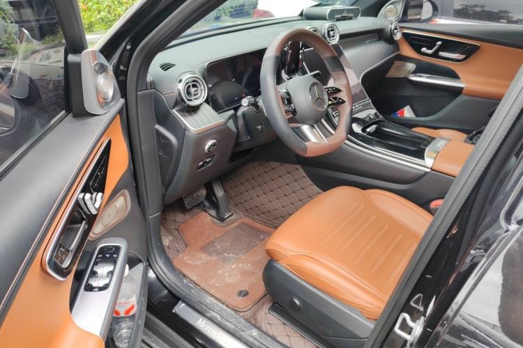 Used Mercedes-Benz GLC 2023 GLC 300 L 4MATIC Dynamic Edition 5-seater Driver Seat