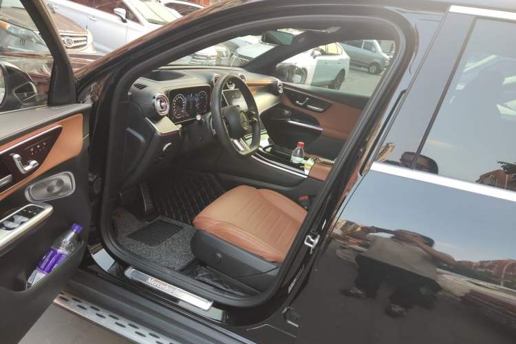 Used Mercedes-Benz GLC 2023 GLC 300 L 4MATIC Luxury 7-Seater Driver Seat