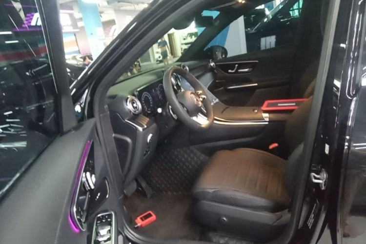 Used Mercedes-Benz GLC 2023 Refreshed GLC 300 L 4MATIC Dynamic Edition 5 Seats Driver Seat