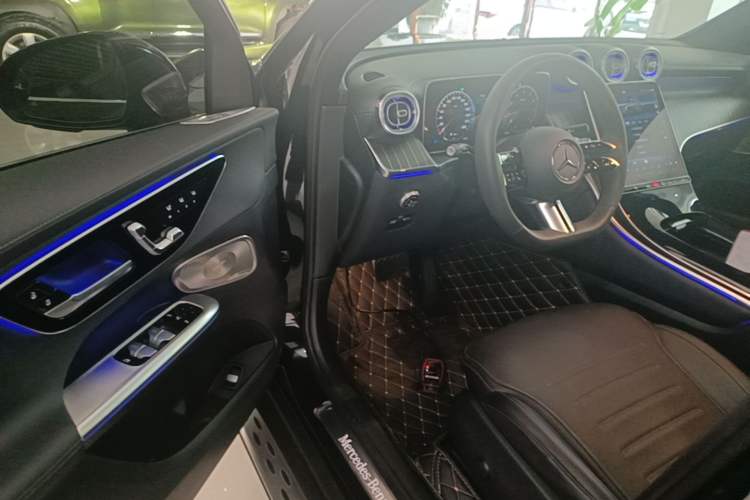 Used Mercedes-Benz GLC 2023 Refreshed GLC 300 L 4MATIC Dynamic Edition 5 Seats Driver Seat