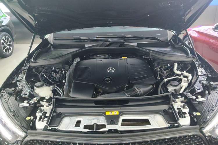 Used Mercedes-Benz GLC 2023 Facelift GLC 260 L 4MATIC Luxury Version 5 Seats Engine Bay