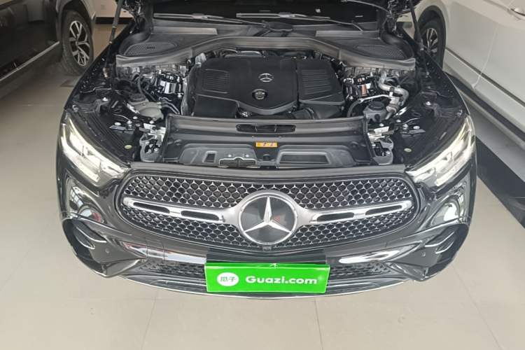 Used Mercedes-Benz GLC 2023 Facelift GLC 260 L 4MATIC Luxury Version 5 Seats Engine Bay