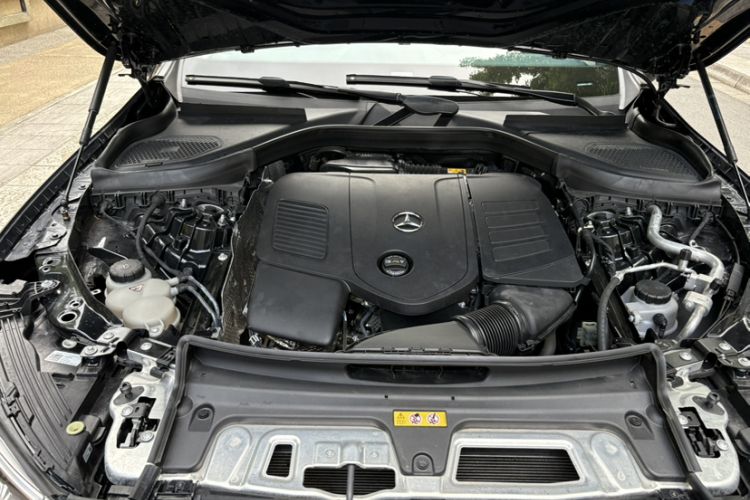 Used Mercedes-Benz GLC 2023 Facelift GLC 260 L 4MATIC Luxury Version 7-Seater Engine Bay