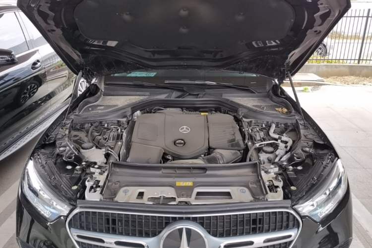 Used Mercedes-Benz GLC 2023 Facelift GLC 260 L 4MATIC Dynamic Version 5 Seats Engine Bay