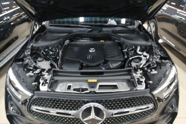 Used Mercedes-Benz GLC 2023 GLC 260 L 4MATIC Luxury 7-Seater Engine Bay