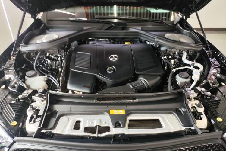 Used Mercedes-Benz GLC 2023 Refreshed GLC 300 L 4MATIC Luxury Version 7 Seats Engine Bay