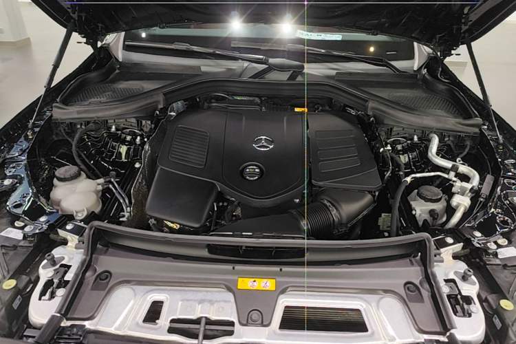 Used Mercedes-Benz GLC 2023 GLC 260 L 4MATIC Luxury Model 5 Seats Engine Bay