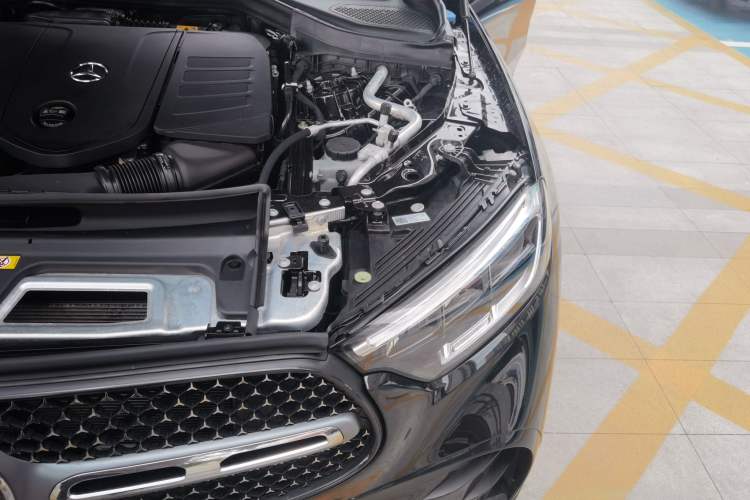 Used Mercedes-Benz GLC 2023 GLC 300 L 4MATIC Dynamic 7-Seater Engine Bay Left