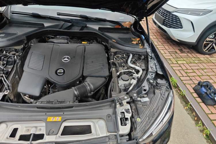 Used Mercedes-Benz GLC 2023 GLC 260 L 4MATIC Dynamic Edition 5-seater Engine Bay Left